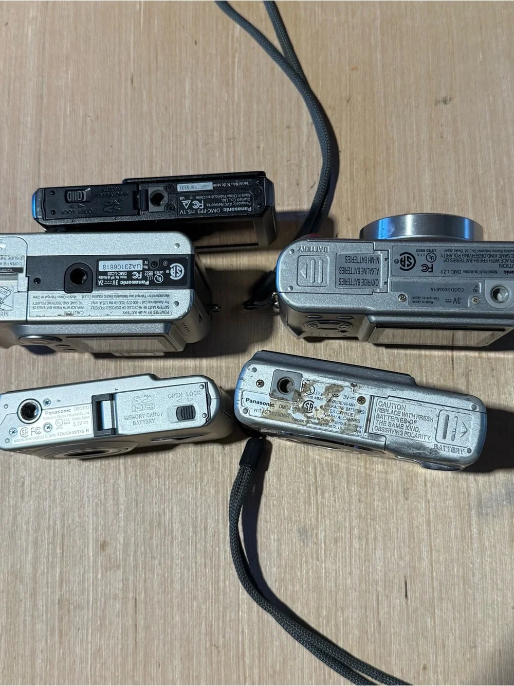 Lot of 5 Panasonic Lumix Digital Cameras BROKEN “Parts/Repair”Buy As Is Read Blw